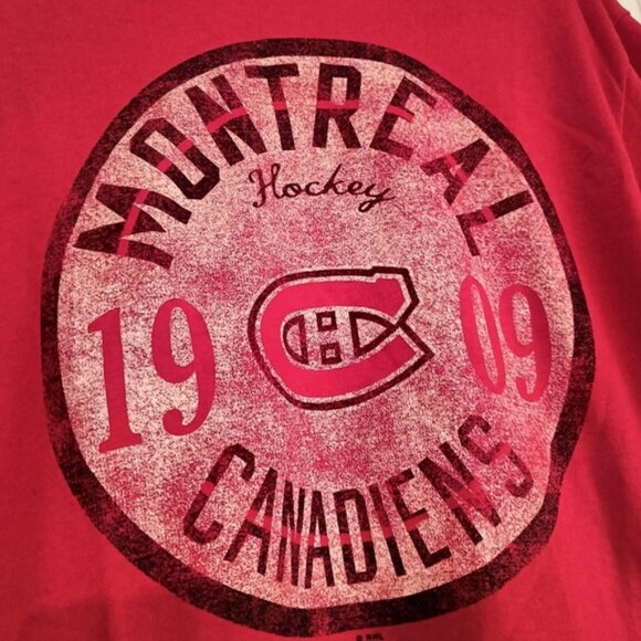 M🏒Montreal Canadiens Retro Red Graphic Adult Unisex Tee T-shirt - Picture 2 of 6